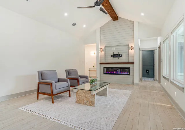 Photo 3 of Single family home for sale at 316 Prairie Tea Ln, Canyon Lake, TX 78133 | MLS# 1969982 | Listing updated on 2026-10-07