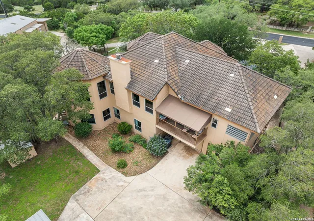 Photo 2 of Sale Pending at 31360 Wild Oak Hl, Boerne, TX 78015 | MLS# 1969998 | Listing updated on 2026-09-16
