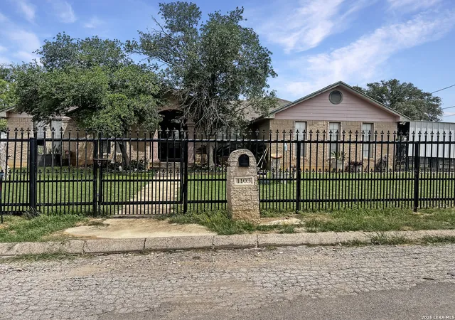 Homes for sale in Crystal City, TX | 1103 Hidalgo St, Crystal City, TX 78839 | MLS# 1970041