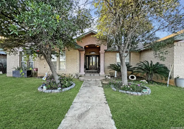 Homes for sale in Crystal City, TX | 1103 Hidalgo St, Crystal City, TX 78839 | MLS# 1970041