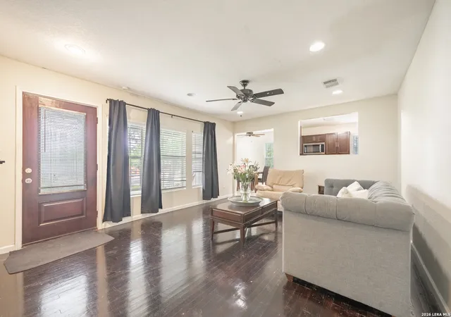 2nd image of 1439 W Ridgewood Ct, San Antonio, TX 78201 | MLS# 1970042