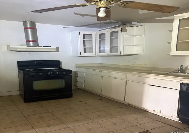 Photo 3 of Sale Pending at 337 Lula Mae, San Antonio, TX 78219 | MLS# 1970117 | Listing updated on 2026-09-05