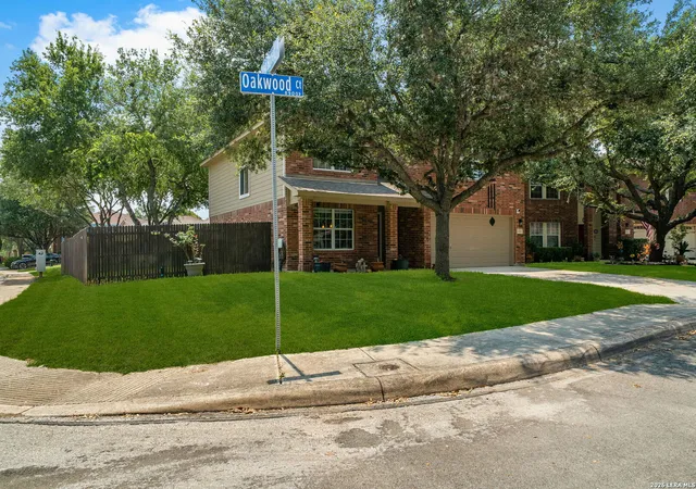 Photo 2 of Single family home for sale at 8914 Oakwood Ct, San Antonio, TX 78240 | MLS# 1970129 | Listing updated on 2026-09-20