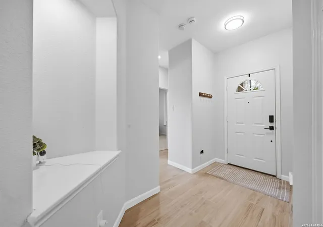 Photo 4 of Single family home for sale at 8787 Laurel Canyon Dr, Universal City, TX 78148 | MLS# 1970148 | Listing updated on 2026-09-26