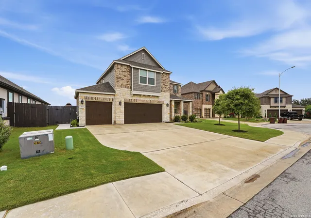 Photo 3 of Single family home for sale at 1515 Foxglove Dr, Lockhart, TX 78644 | MLS# 1970185 | Listing updated on 2026-06-28