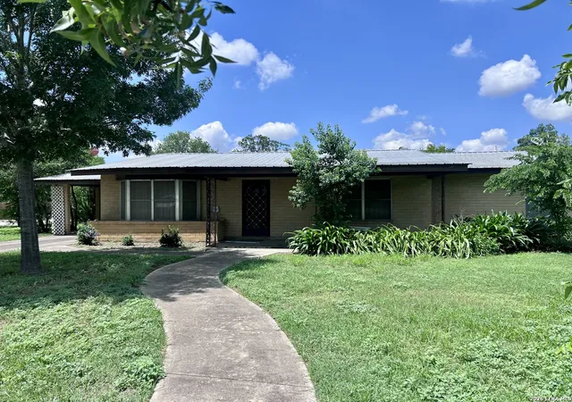 2nd image of 364 School Dr, Poteet, TX 78065 | MLS# 1970194