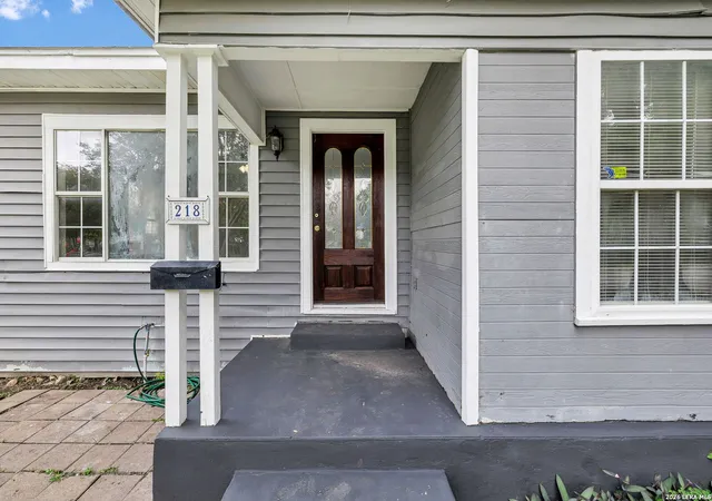 Photo 4 of Single family home for sale at 218 Avalon St, San Antonio, TX 78213 | MLS# 1970205 | Listing updated on 2026-06-14