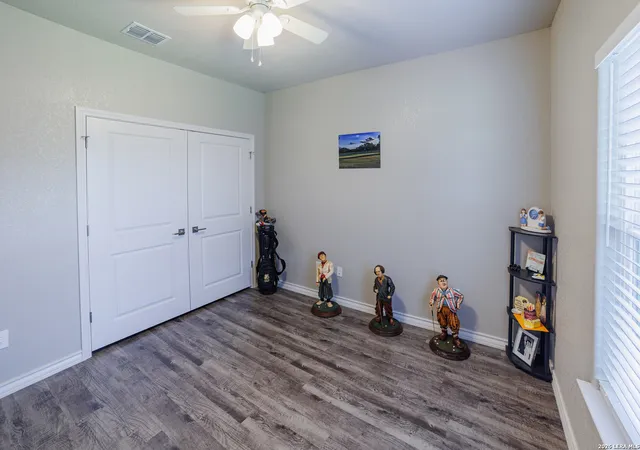 2nd image of 123 Navarro Xing, Seguin, TX 78155