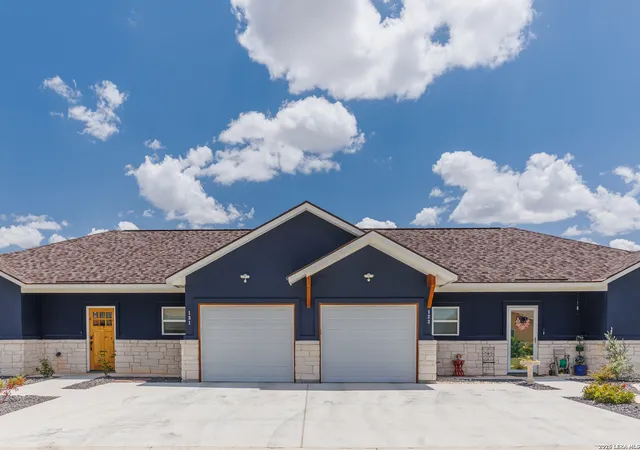 2nd image of 123 Navarro Xing #12-A, Seguin, TX 78155 | MLS# 1970216
