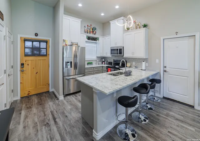 3rd image of 123 Navarro Xing #12-A, Seguin, TX 78155 | MLS# 1970216
