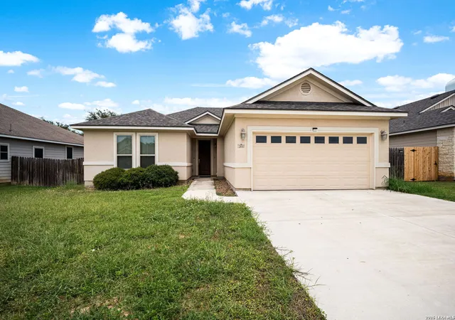 Photo 1 of Sale Pending at 204 Valley Frg, Pleasanton, TX 78064 | MLS# 1970271 | Listing updated on 2026-08-22