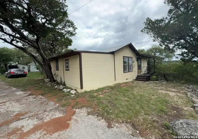 2nd image of 184 Paradise Ln, Lakehills, TX 78063 | MLS# 1970291