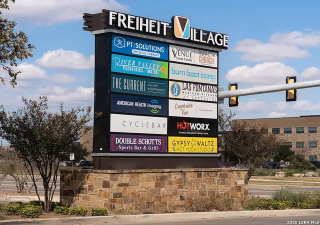 2nd image of 634 Central Pkwy, New Braunfels, TX 78130