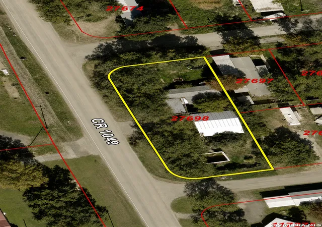 4th image of 33 Jason Ave, Knippa, TX 78870 | MLS# 1970310