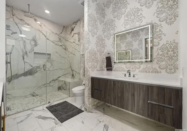 Photo 3 of Condo for sale at 123 Lexington #APT 1703, San Antonio, TX 78205 | MLS# 1970312 | Listing updated on 2026-09-24