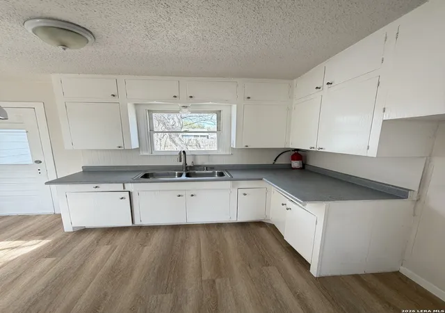 4th image of 1351 W Theo, San Antonio, TX 78225 | MLS# 1970379