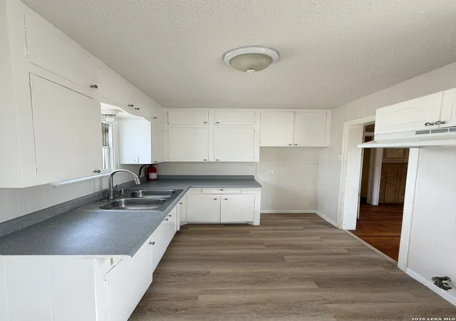5th image of 1351 W Theo, San Antonio, TX 78225 | MLS# 1970379