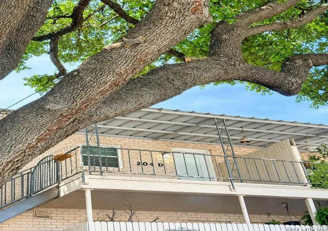 9th image of 102 Ruelle Ln #204-D, San Antonio, TX 78209 | MLS# 1970394