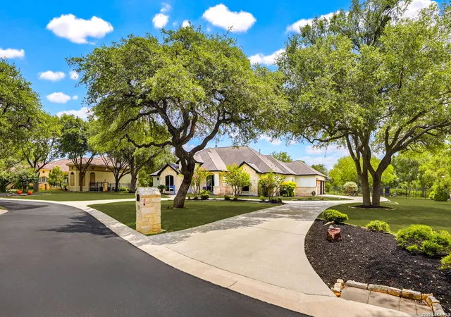 2nd image of 8211 Wild Wind Park, San Antonio, TX 78266 | MLS# 1970554