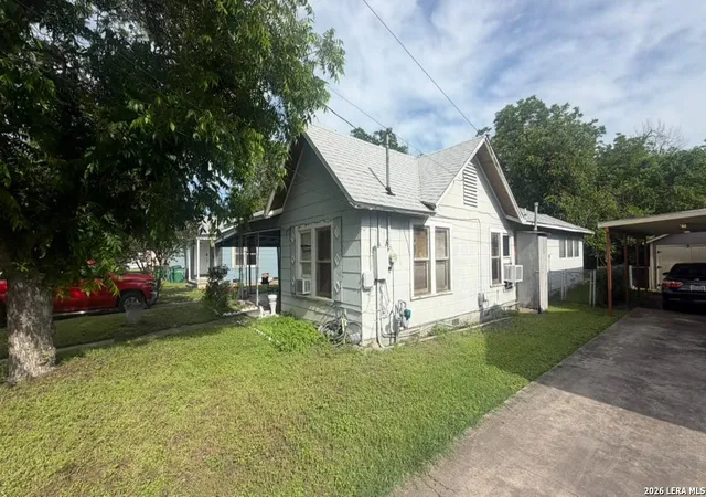 Photo 2 of Single family home for sale at 310 W Southcross Blvd, San Antonio, TX 78221 | MLS# 1970586 | Listing updated on 2026-09-05