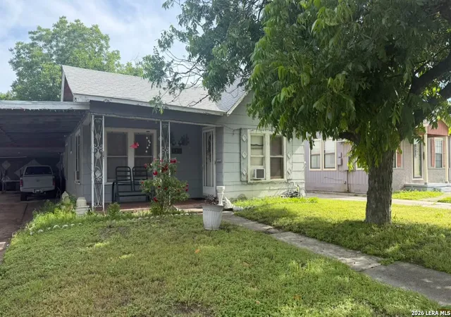 Photo 3 of Single family home for sale at 310 W Southcross Blvd, San Antonio, TX 78221 | MLS# 1970586 | Listing updated on 2026-09-05