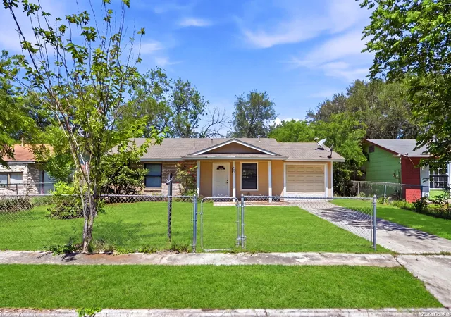 Photo 3 of Single family home for sale at 7627 Glen Vis, San Antonio, TX 78239 | MLS# 1970611 | Listing updated on 2026-08-21