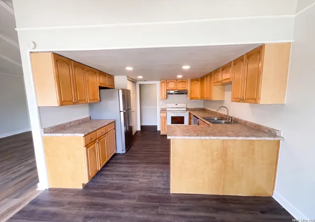 2nd image of 1154 S Ellison Dr, San Antonio, TX 78245 | MLS# 1970625
