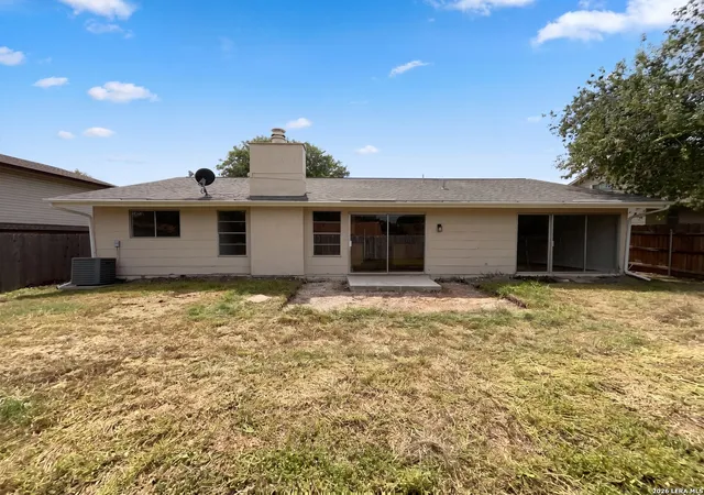 Photo 4 of Sale Pending at 1154 S Ellison Dr, San Antonio, TX 78245 | MLS# 1970625 | Listing updated on 2026-09-29