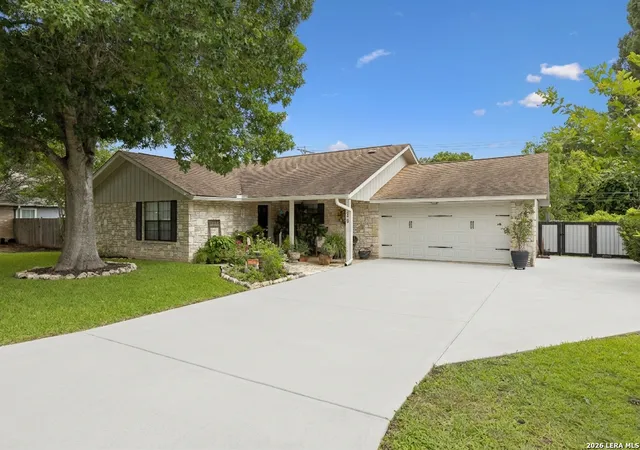 Photo 1 of Single family home for sale at 106 Lehmann St, Boerne, TX 78006 | MLS# 1970679 | Listing updated on 2026-09-15