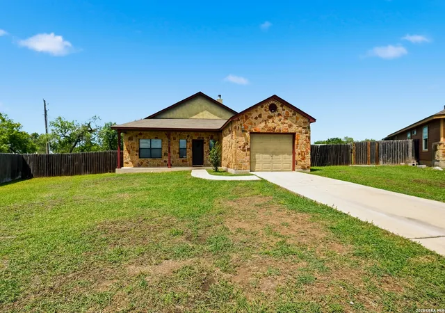 Homes for sale in Jourdanton, TX | 531 Indian Xing, Jourdanton, TX 78026 | MLS# 1970748