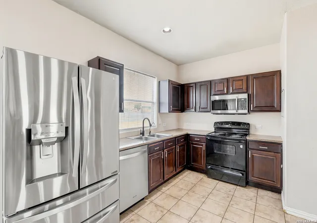 Photo 3 of Single family home for sale at 531 Indian Xing, Jourdanton, TX 78026 | MLS# 1970748 | Listing updated on 2026-08-13