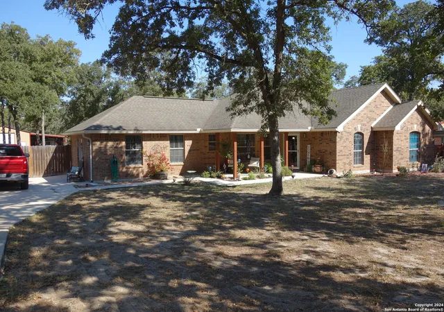 Photo 1 of Single family home for sale at 139 Champions Blvd, La Vernia, TX 78121 | MLS# 1970799 | Listing updated on 2026-09-08