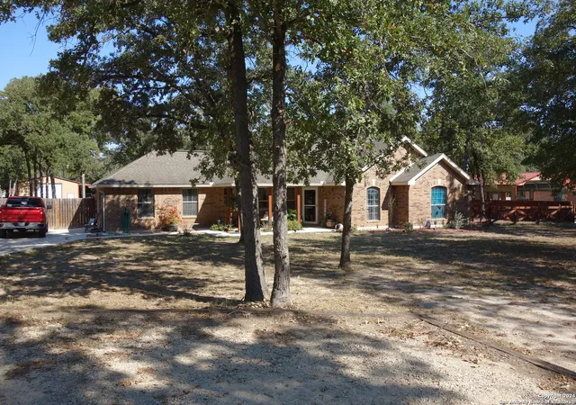 Photo 2 of Single family home for sale at 139 Champions Blvd, La Vernia, TX 78121 | MLS# 1970799 | Listing updated on 2026-09-08