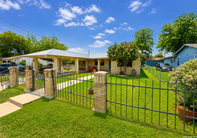 Photo 2 of Single family home for sale at 402 Chipinque, San Antonio, TX 78237 | MLS# 1970804 | Listing updated on 2026-09-13