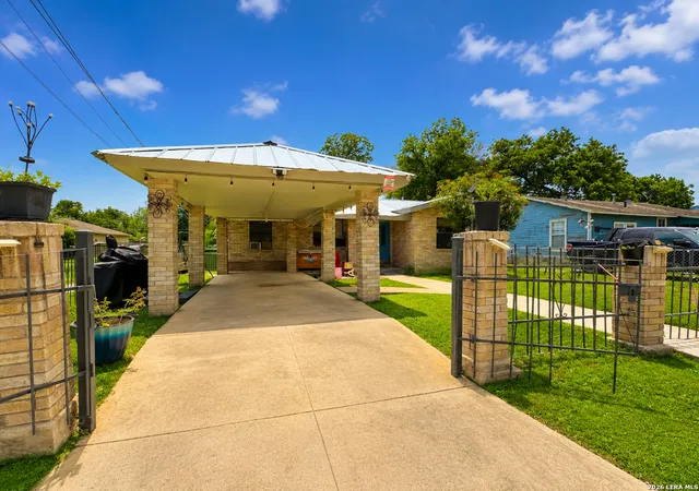 Photo 3 of Single family home for sale at 402 Chipinque, San Antonio, TX 78237 | MLS# 1970804 | Listing updated on 2026-09-13