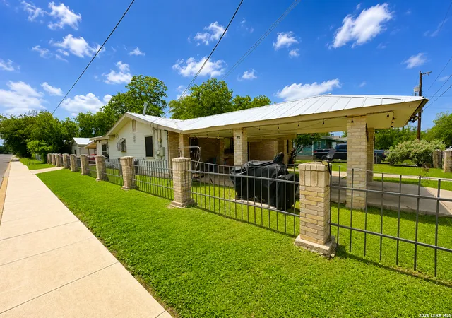 Photo 3 of Single family home for sale at 402 Chipinque, San Antonio, TX 78237 | MLS# 1970804 | Listing updated on 2026-09-13