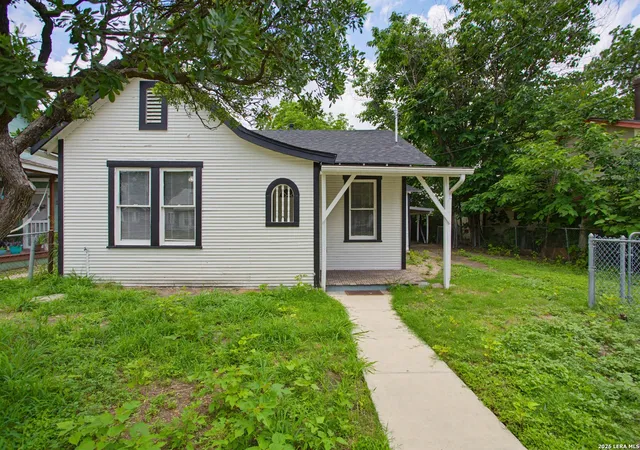 Photo 2 of Sale Pending at 435 E Gerald Ave, San Antonio, TX 78214 | MLS# 1970808 | Listing updated on 2026-07-31