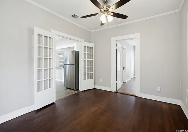 Photo 4 of Sale Pending at 435 E Gerald Ave, San Antonio, TX 78214 | MLS# 1970808 | Listing updated on 2026-07-31