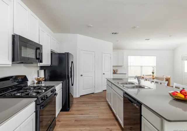 5th image of 340 Sonterra Dr, San Marcos, TX 78666 | MLS# 1970846