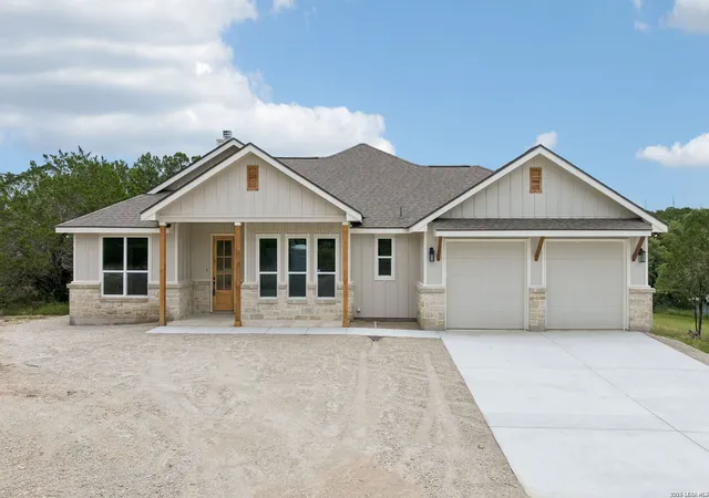 Photo 2 of Single family home for sale at 2045 Desiree St, Canyon Lake, TX 78133 | MLS# 1970882 | Listing updated on 2026-09-16