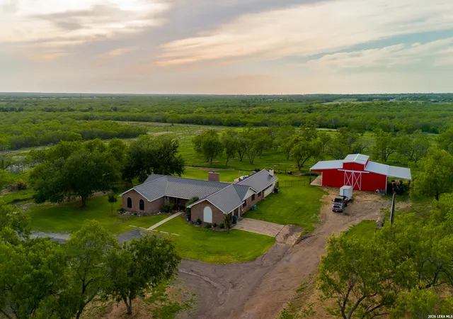 Homes for sale in Jourdanton, TX | 580 Fm 1332, Jourdanton, TX 78026 | MLS# 1970896