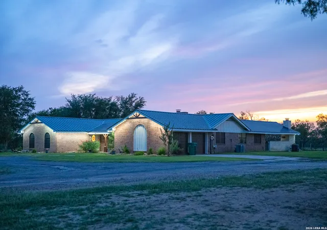 Homes for sale in Jourdanton, TX | 580 Fm 1332, Jourdanton, TX 78026 | MLS# 1970896