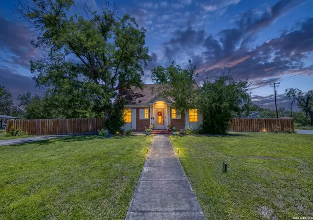 2nd image of 440 S Getty, Uvalde, TX 78801 | MLS# 1970918