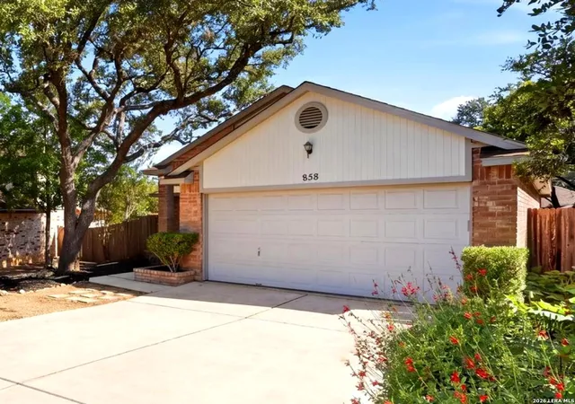 4th image of 858 Amberstone, San Antonio, TX 78258 | MLS# 1970930