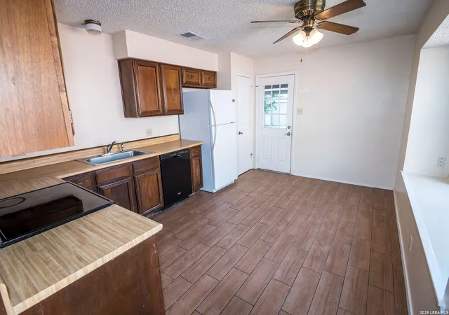 Photo 4 of Sale Pending at 648 Fern Meadow Dr, Universal City, TX 78148 | MLS# 1970939 | Listing updated on 2026-08-05