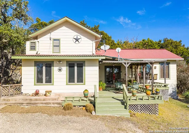 Homes for sale in Fredericksburg, TX | 260 Chinaberry Lane, Fredericksburg, TX 78624 | MLS# 1970971