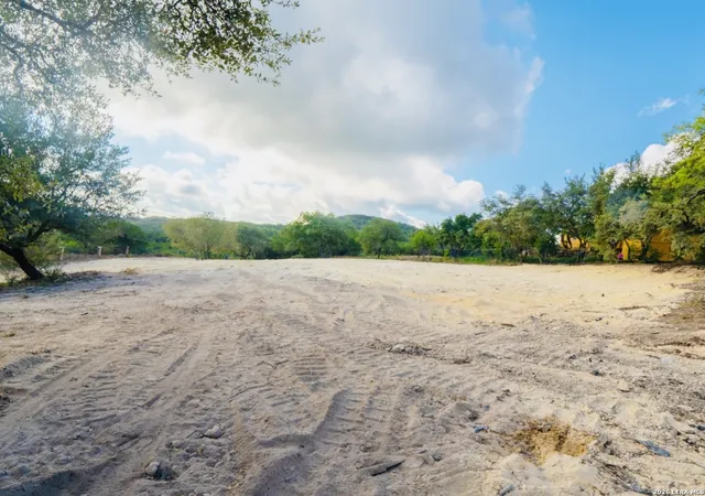 3rd image of 1 Westminster Ct, San Antonio, TX 78257 | MLS# 1970978