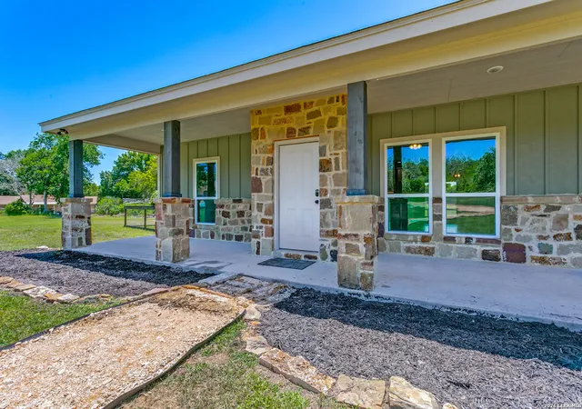Photo 3 of Single family home for sale at 768 Burges St, Seguin, TX 78155 | MLS# 1971062 | Listing updated on 2026-08-11