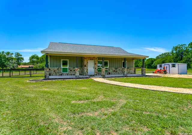 Photo 4 of Single family home for sale at 768 Burges St, Seguin, TX 78155 | MLS# 1971062 | Listing updated on 2026-08-11