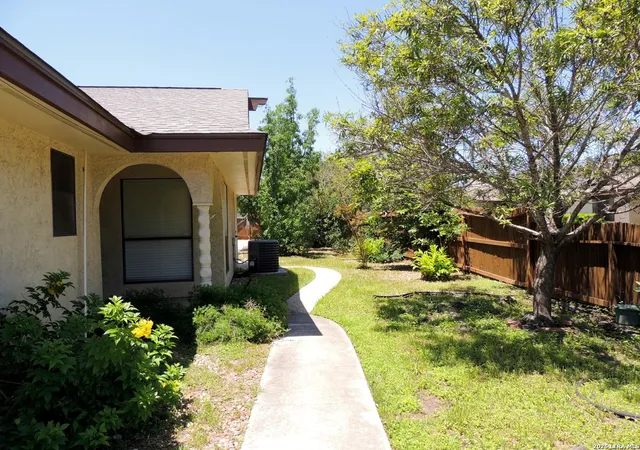 2nd image of 5845 Royal Bnd, San Antonio, TX 78239 | MLS# 1971102
